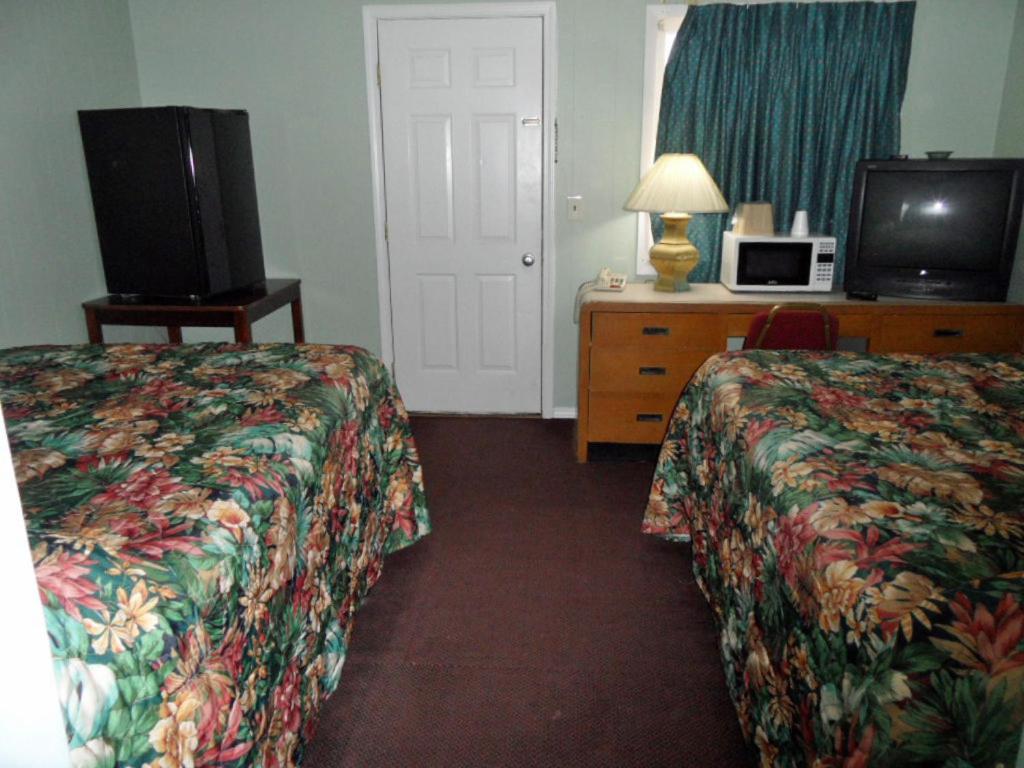 Skyland Motel Cornelia Room photo