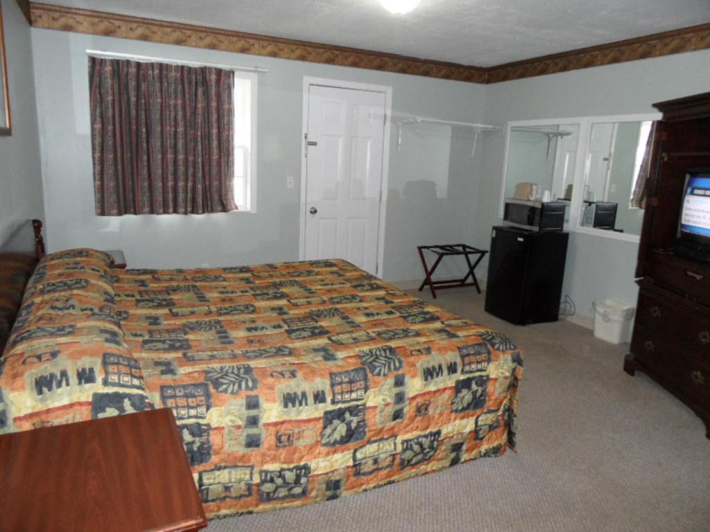 Skyland Motel Cornelia Room photo