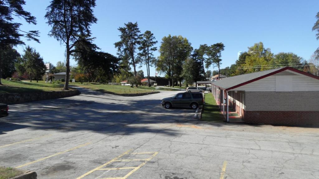 Skyland Motel Cornelia Exterior photo