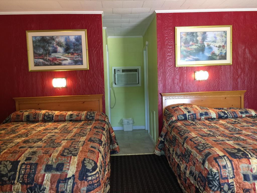 Skyland Motel Cornelia Exterior photo
